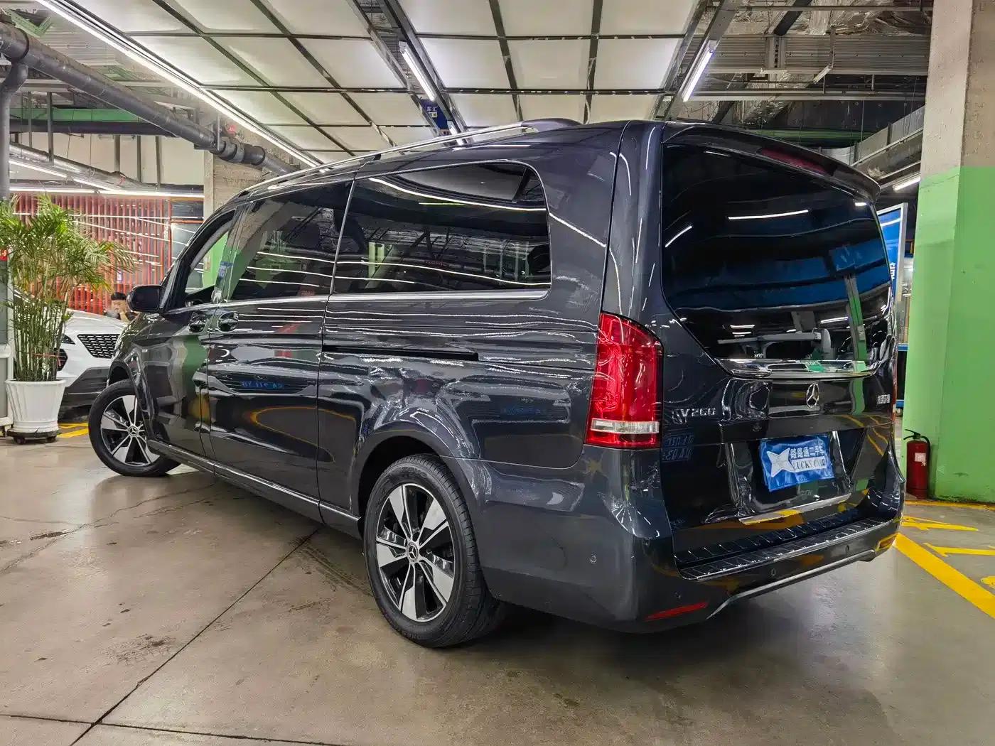 Mercedes-Benz V-Class 2020 V 260 L Long Wheelbase Luxury Edition — миниатюра 6