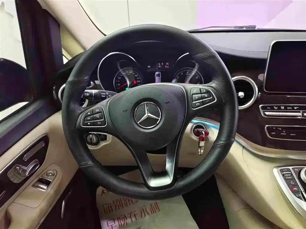 Mercedes-Benz V-Class 2018 V 260 Premium Edition (China VI Emission Standard) — миниатюра 14