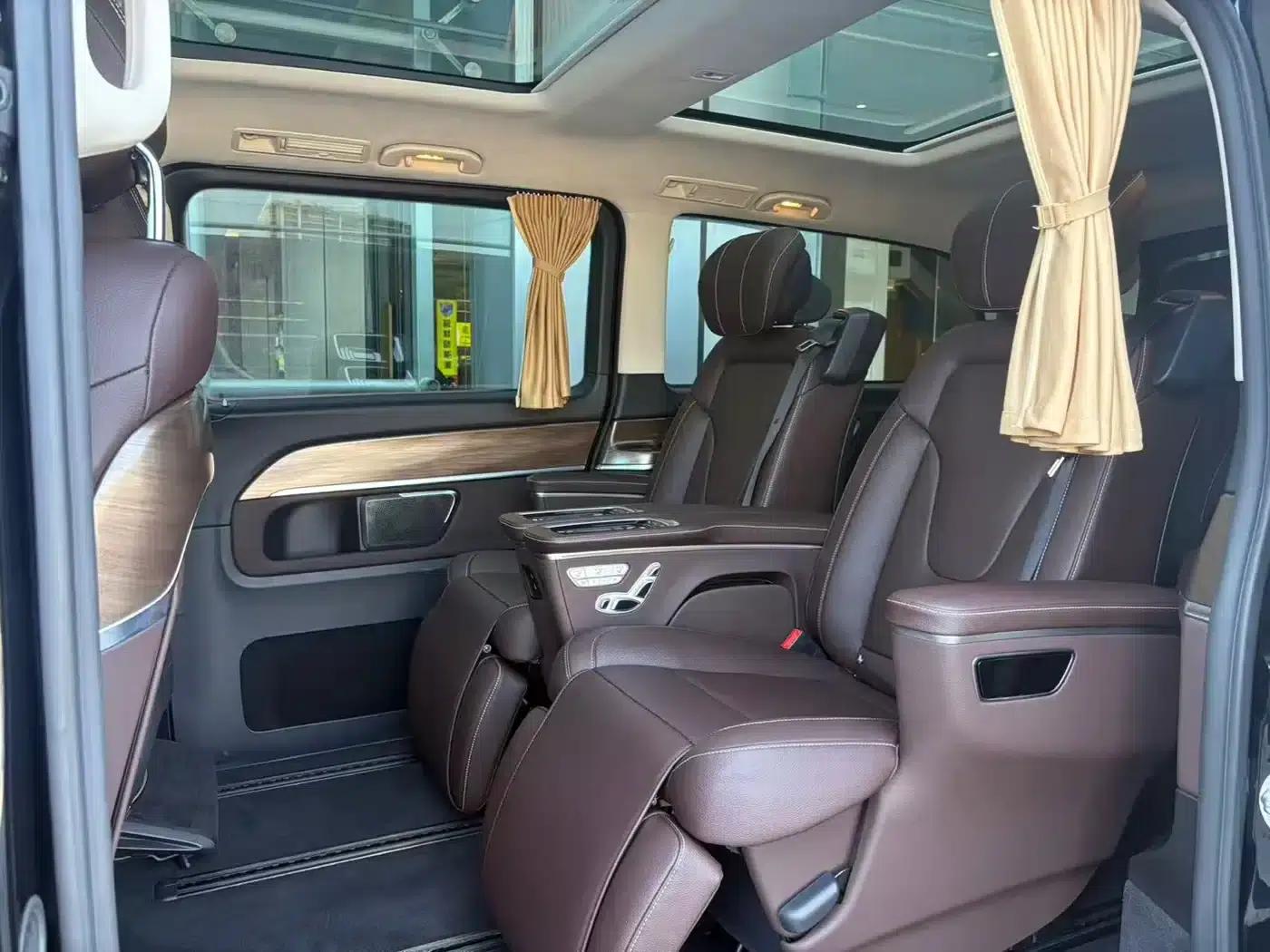 Mercedes-Benz V-Class 2021 V 260 L Long Wheelbase Luxury Edition — миниатюра 6