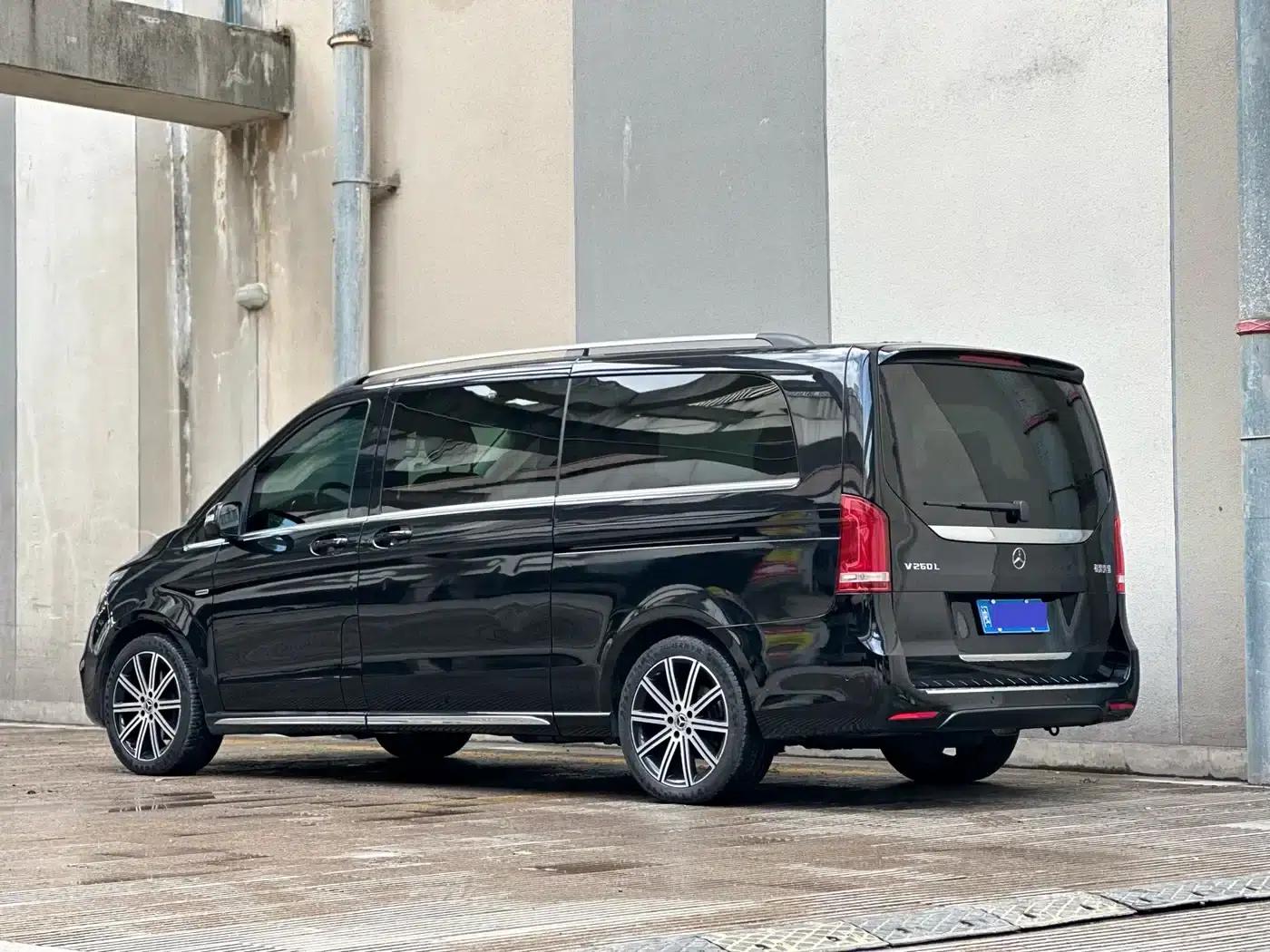 Mercedes-Benz V-Class 2021 V 260 L Long Wheelbase Luxury Edition — миниатюра 4