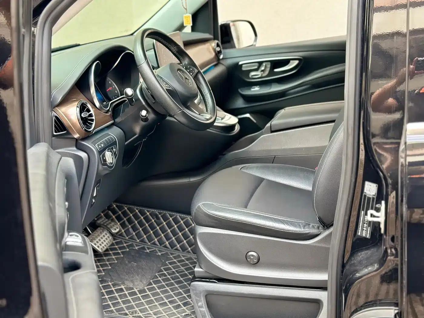 Mercedes-Benz V-Class 2021 V 260 L Long Wheelbase Luxury Edition — миниатюра 7