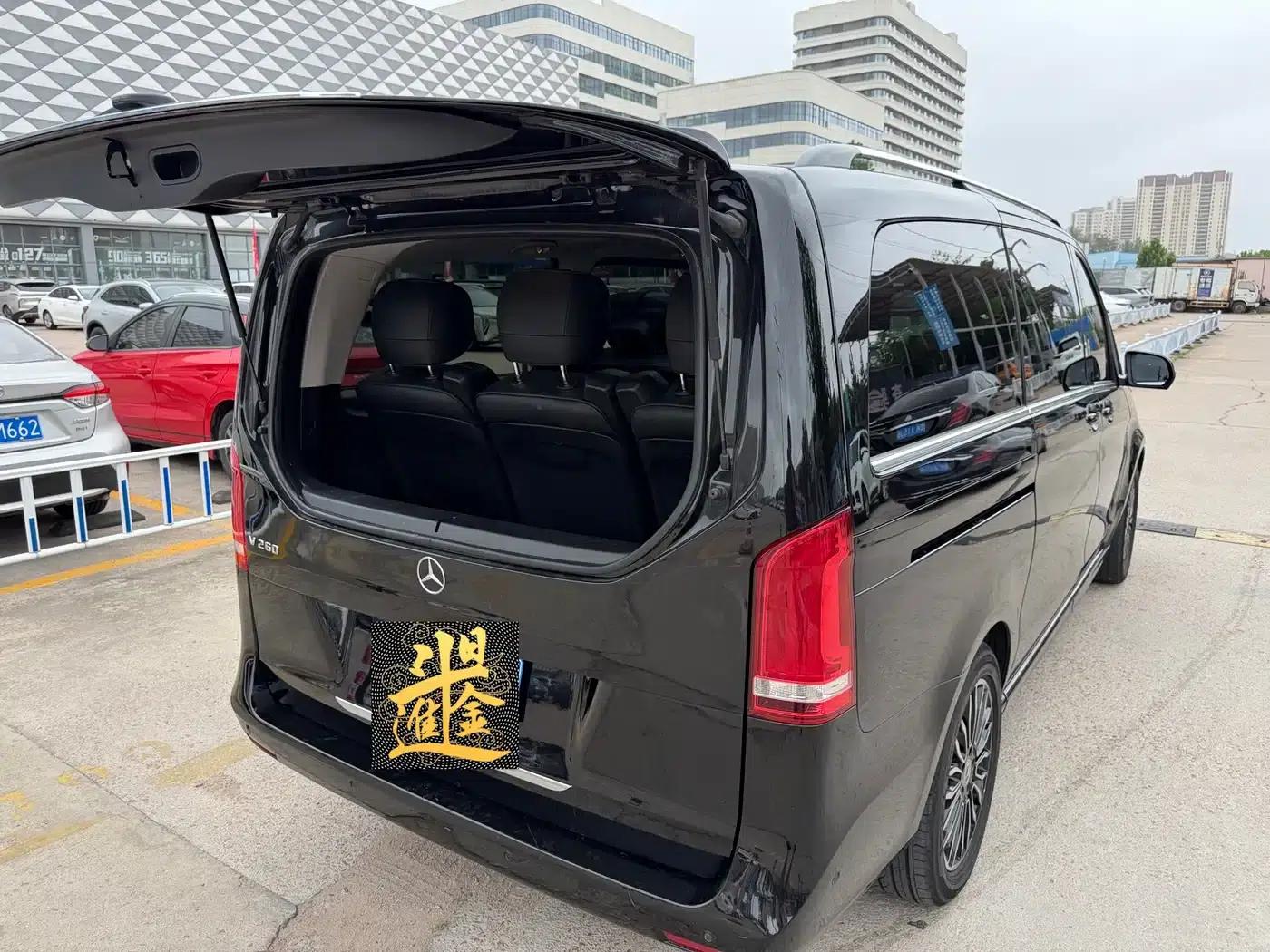 Mercedes-Benz V-Class 2018 V 260 Premium Edition (China VI Emission Standard) — миниатюра 11