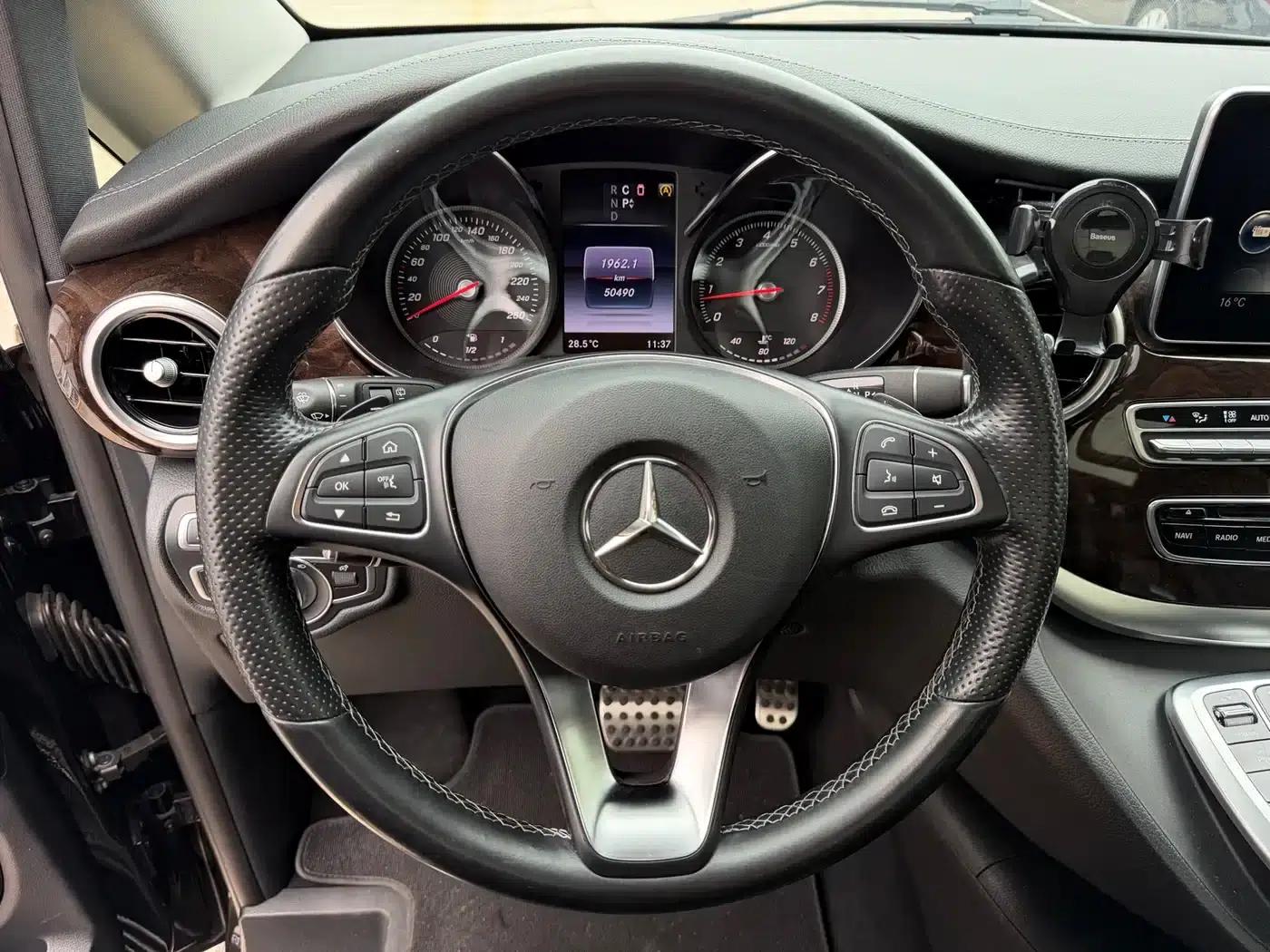Mercedes-Benz V-Class 2018 V 260 Premium Edition (China VI Emission Standard) — миниатюра 3