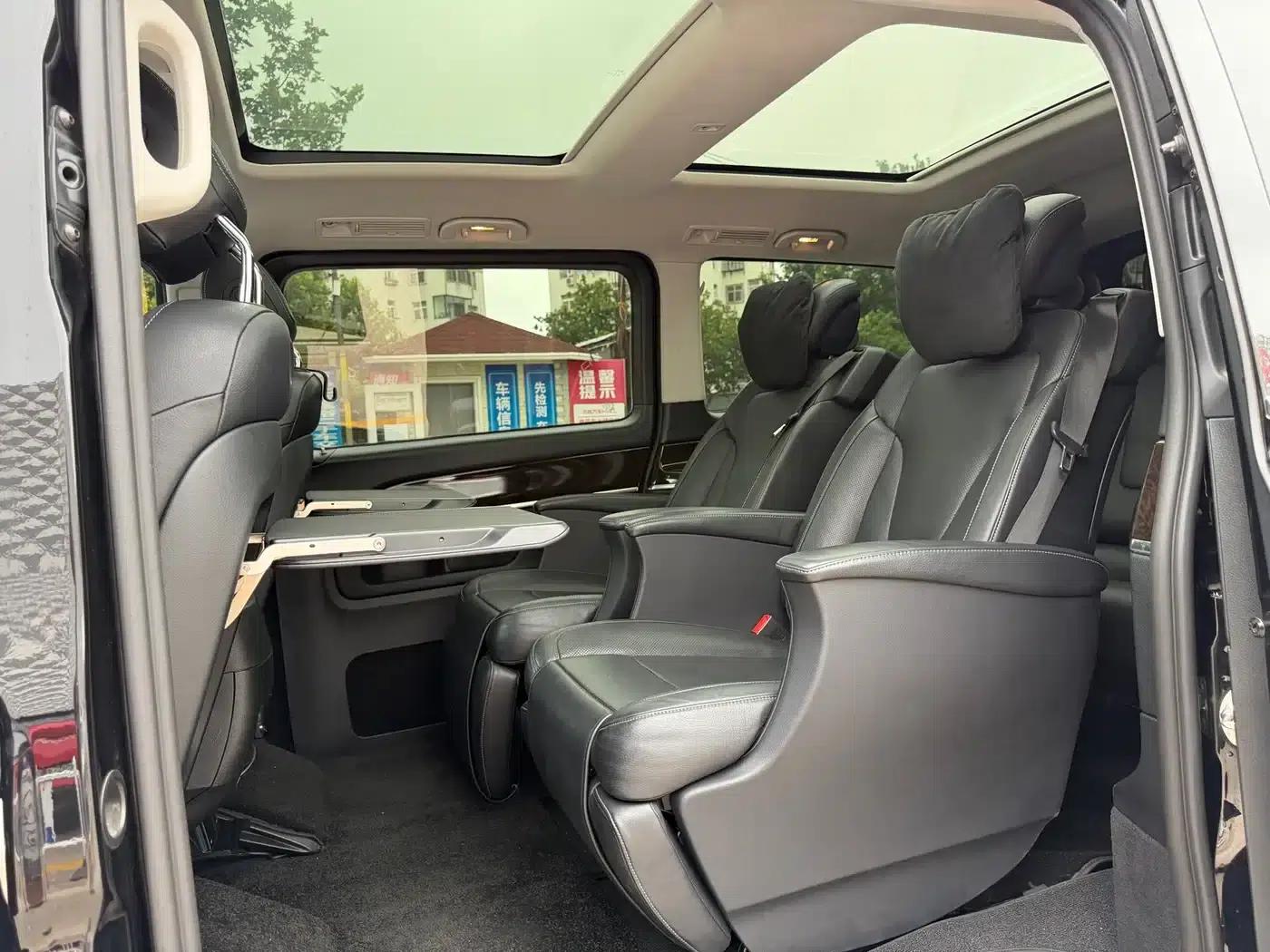 Mercedes-Benz V-Class 2018 V 260 Premium Edition (China VI Emission Standard) — миниатюра 6