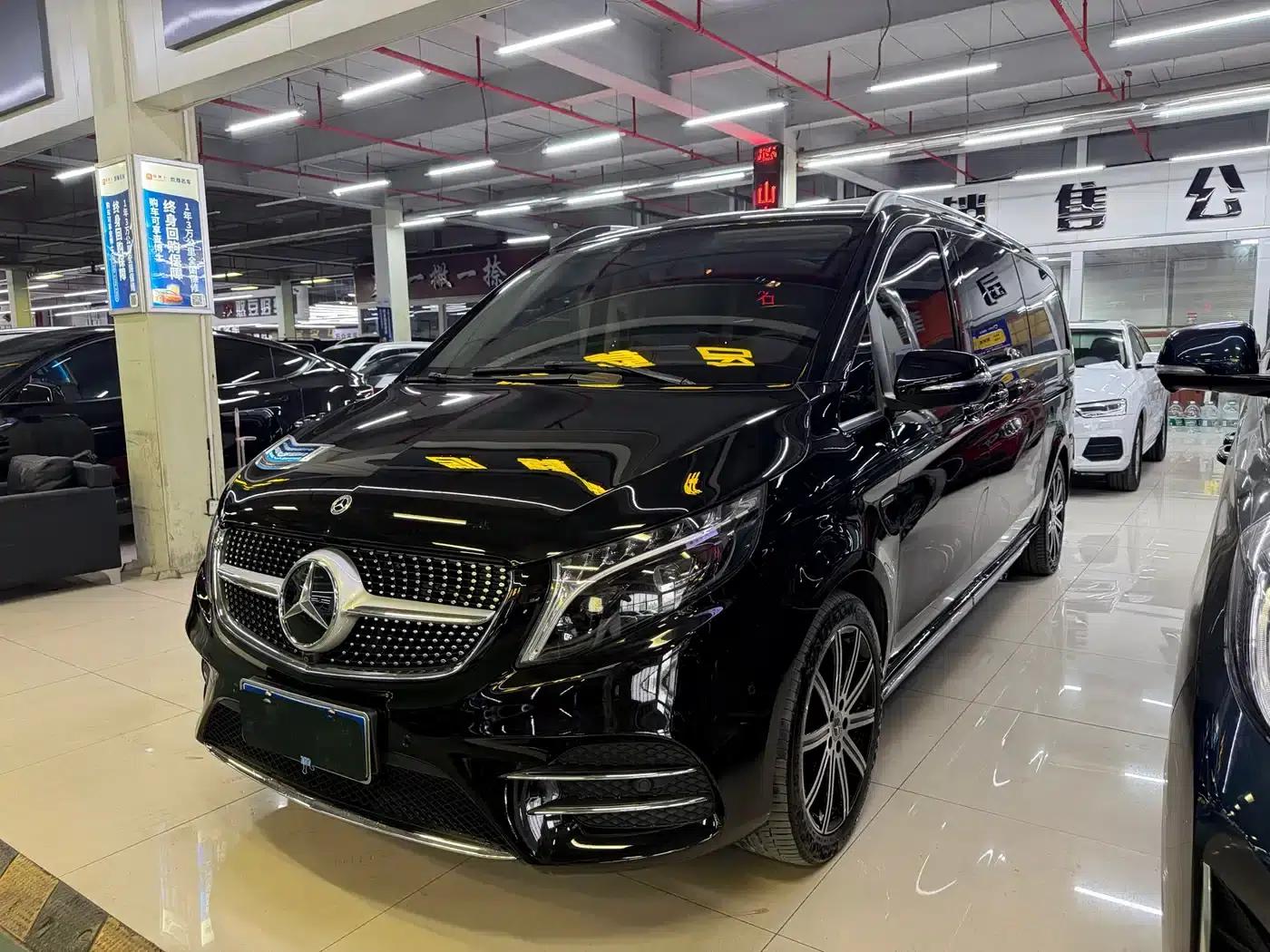 Mercedes-Benz V-Class 2022 V 260 L Long Wheelbase Luxury Edition — миниатюра 1