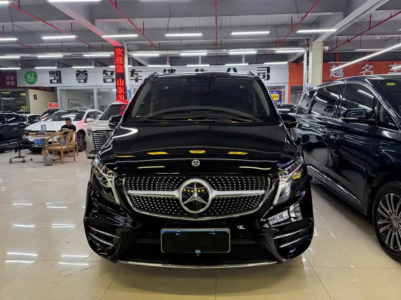 Mercedes-Benz V-Class 2022 V 260 L Long Wheelbase Luxury Edition — миниатюра 2