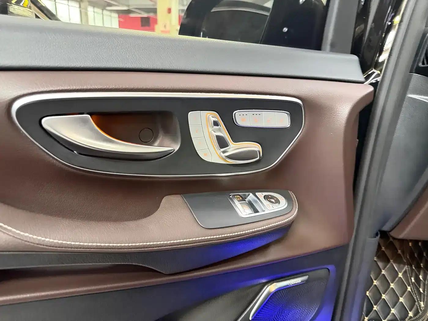 Mercedes-Benz V-Class 2022 V 260 L Long Wheelbase Luxury Edition — миниатюра 15
