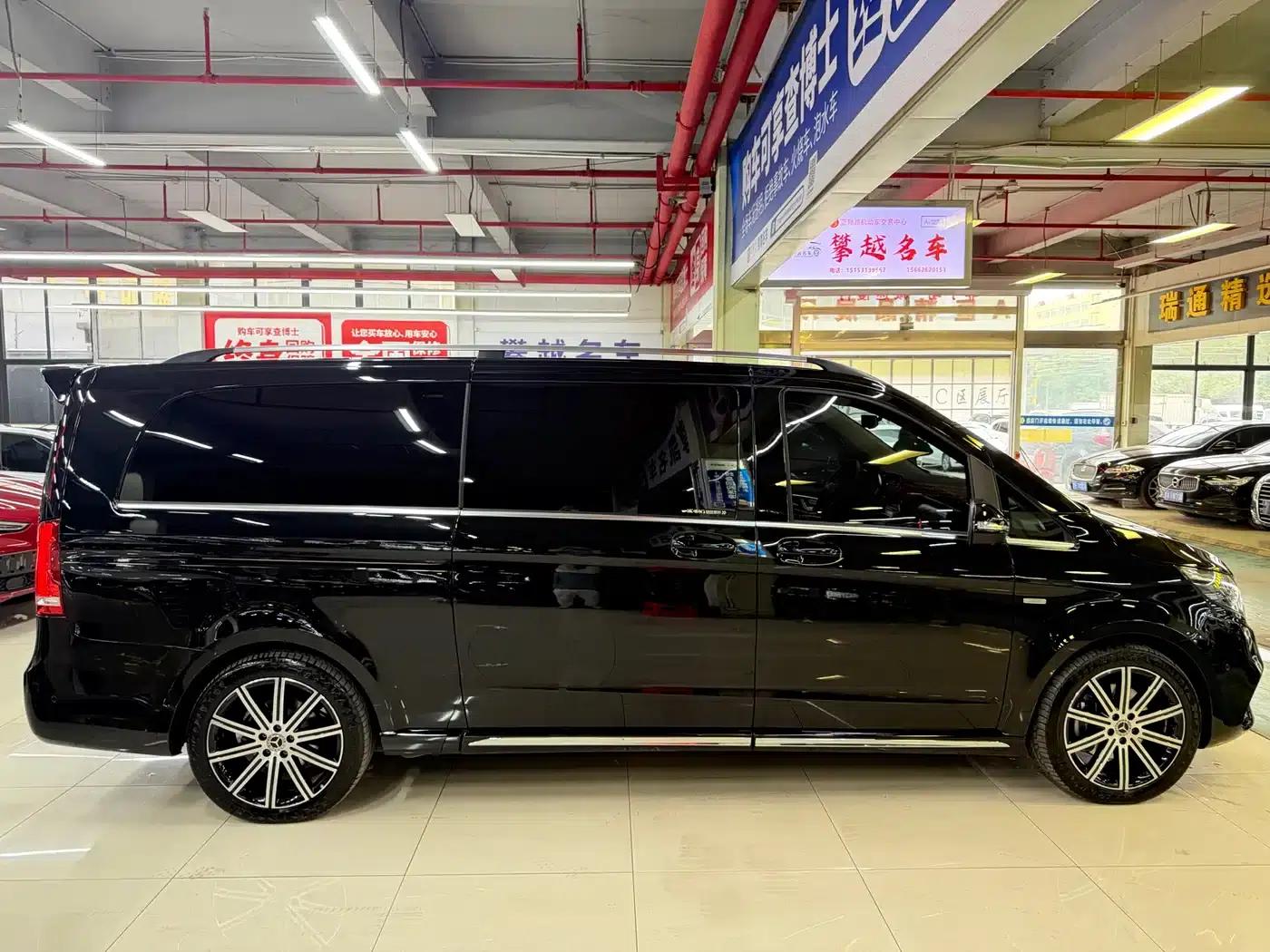 Mercedes-Benz V-Class 2022 V 260 L Long Wheelbase Luxury Edition — миниатюра 16