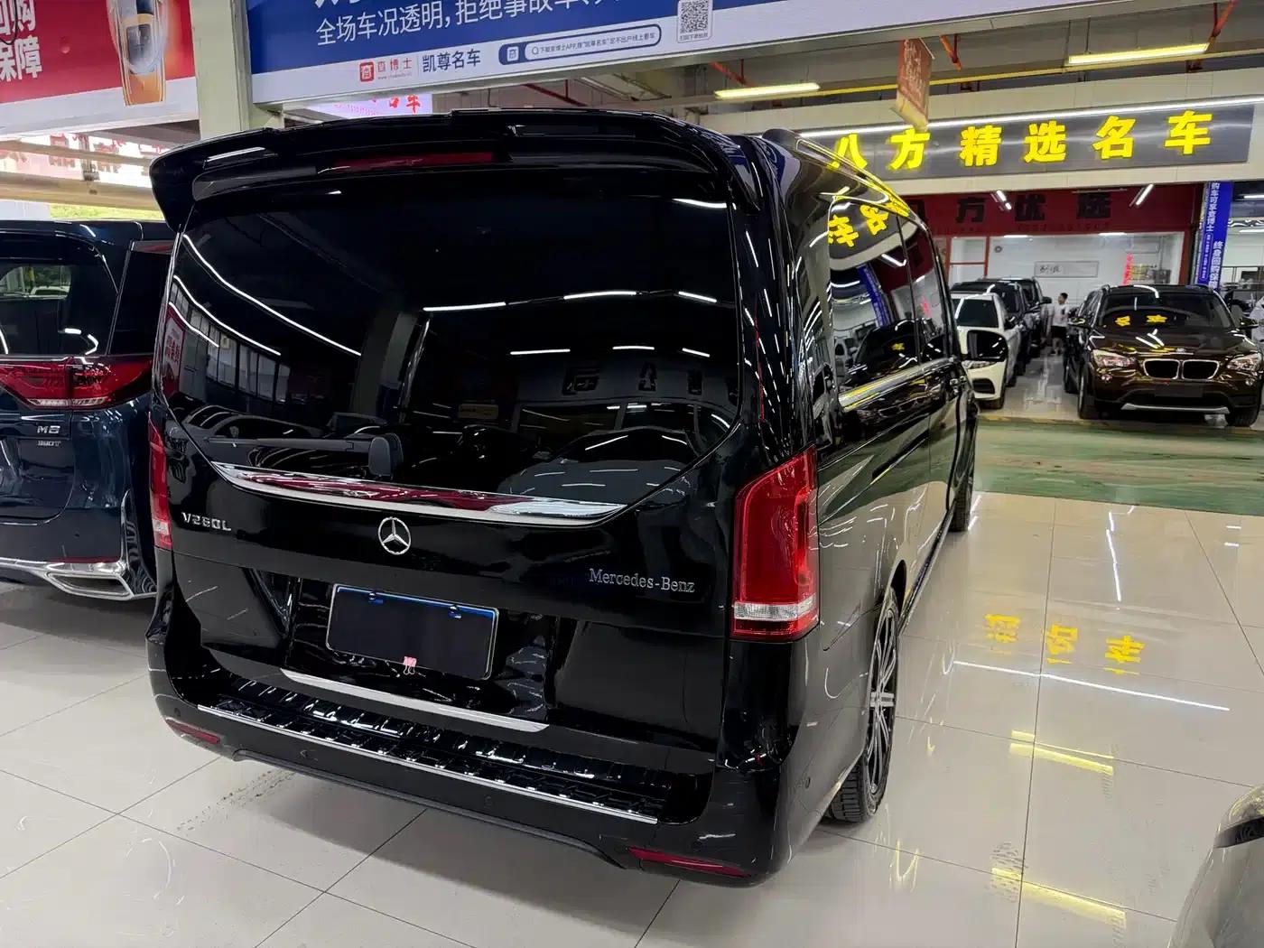 Mercedes-Benz V-Class 2022 V 260 L Long Wheelbase Luxury Edition — миниатюра 17