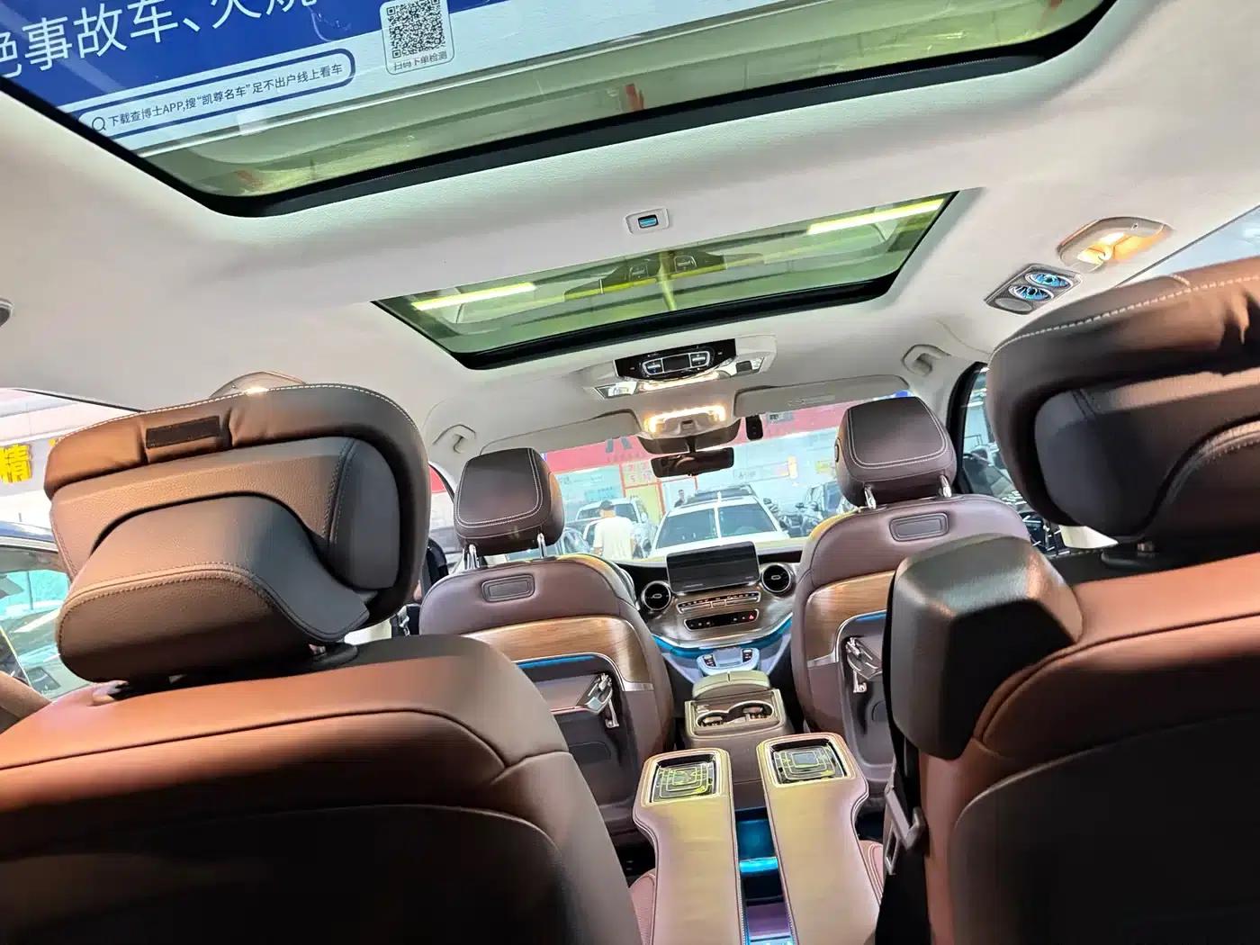 Mercedes-Benz V-Class 2022 V 260 L Long Wheelbase Luxury Edition — миниатюра 9