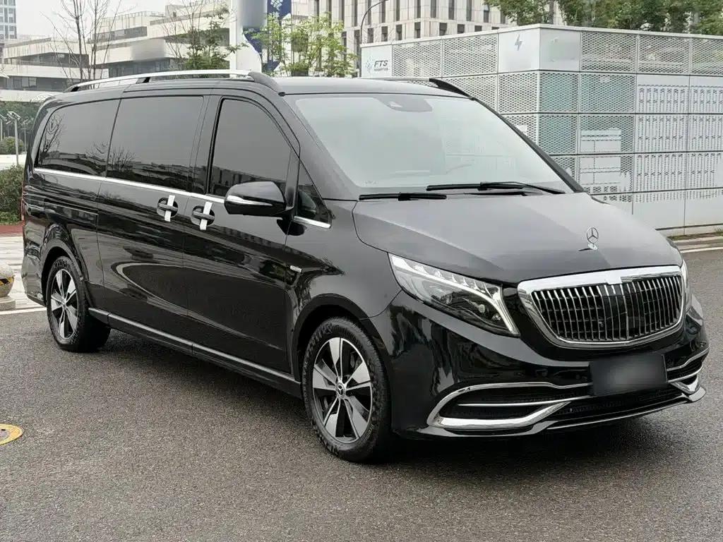 Mercedes-Benz V-Class 2022 V 260 L Long Wheelbase Premium Edition — миниатюра 3