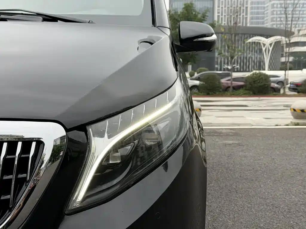 Mercedes-Benz V-Class 2022 V 260 L Long Wheelbase Premium Edition — миниатюра 5
