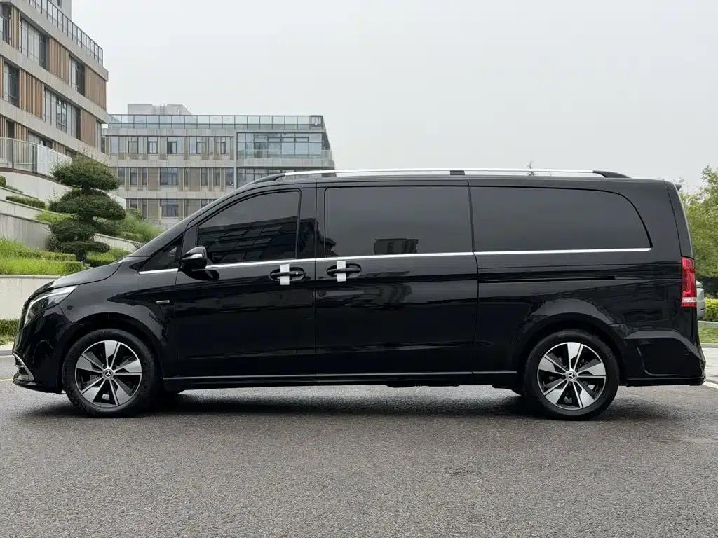 Mercedes-Benz V-Class 2022 V 260 L Long Wheelbase Premium Edition — миниатюра 6