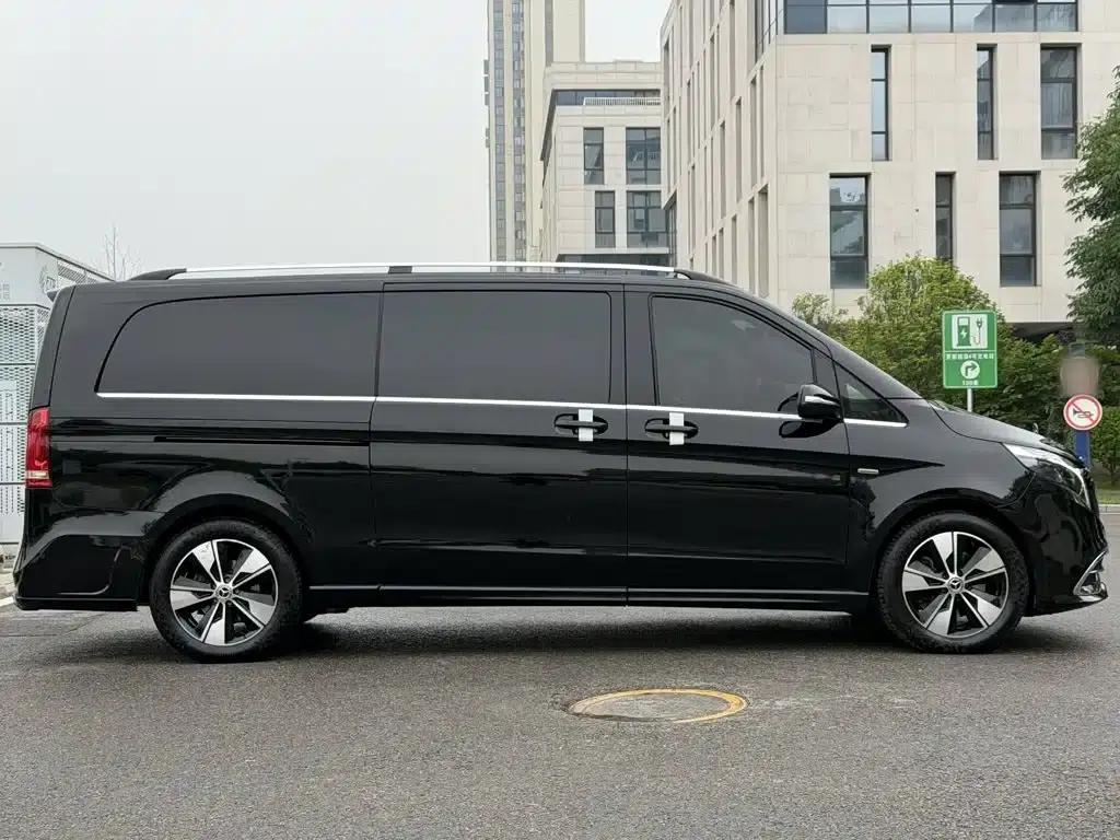 Mercedes-Benz V-Class 2022 V 260 L Long Wheelbase Premium Edition — миниатюра 7