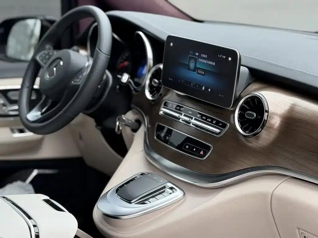 Mercedes-Benz V-Class 2022 V 260 L Long Wheelbase Premium Edition — миниатюра 8