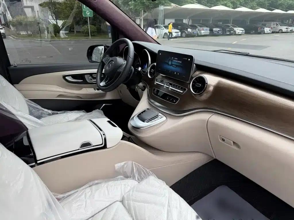 Mercedes-Benz V-Class 2022 V 260 L Long Wheelbase Premium Edition — миниатюра 9