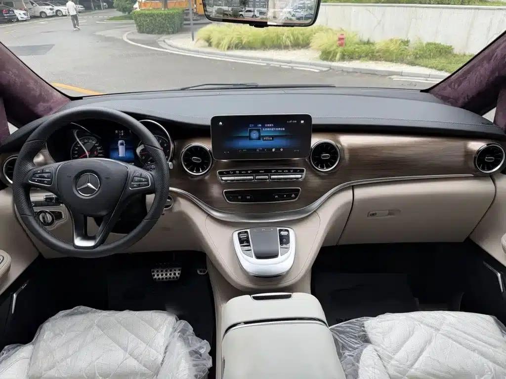 Mercedes-Benz V-Class 2022 V 260 L Long Wheelbase Premium Edition — миниатюра 10