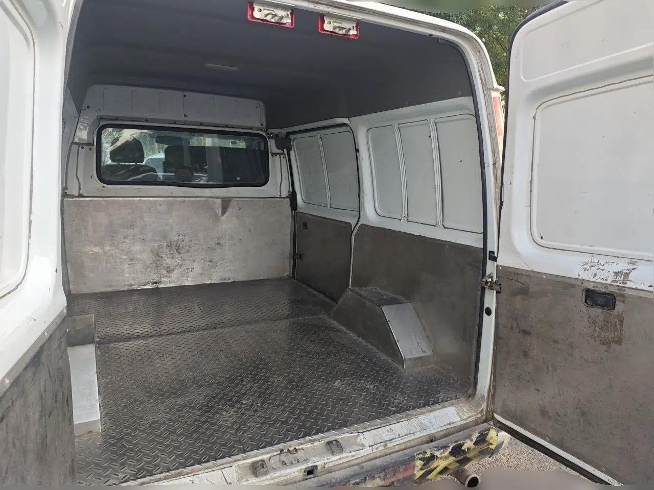 JMC Transit 2017 2.8T Commercial Version Short Wheelbase Mid-Roof 3-Seater JX493 — миниатюра 19