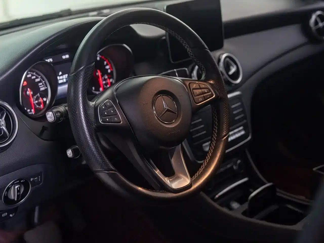 2018 Mercedes-Benz GLA 200 Dynamic — миниатюра 17