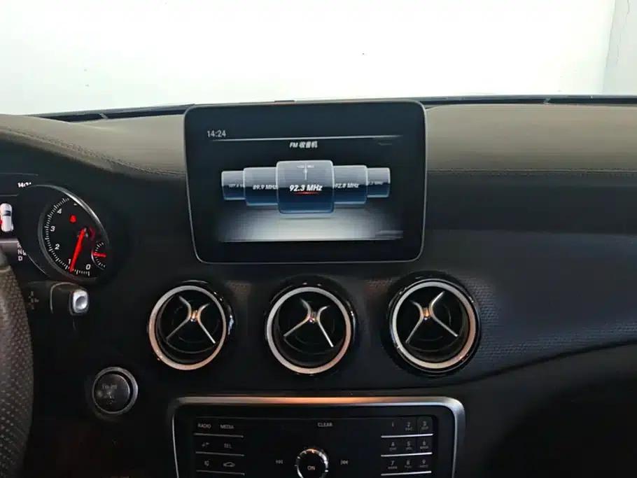 2019 Mercedes-Benz GLA 200 Dynamic — миниатюра 13