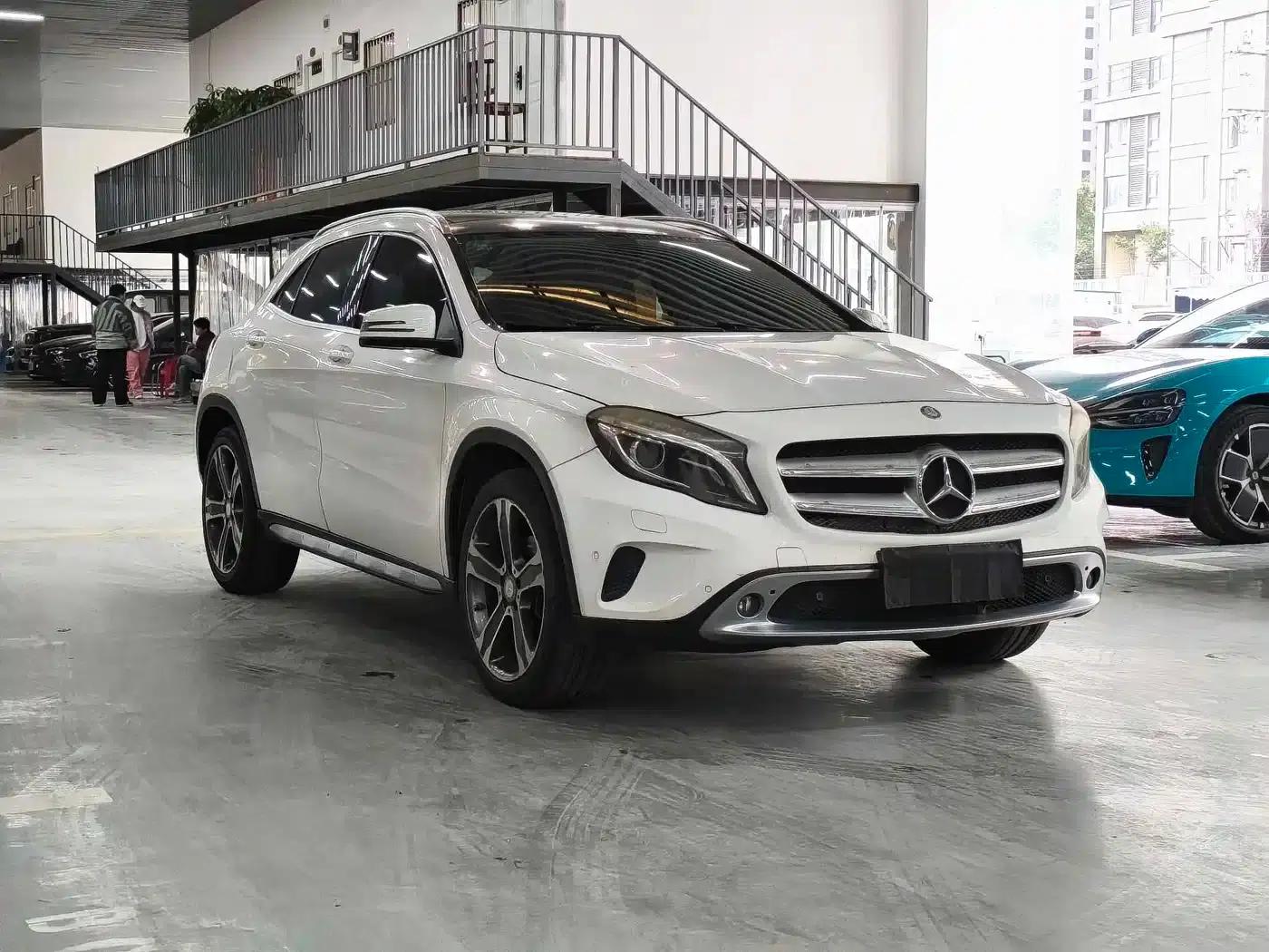 2015 Mercedes-Benz GLA 220 4MATIC Luxury — миниатюра 3