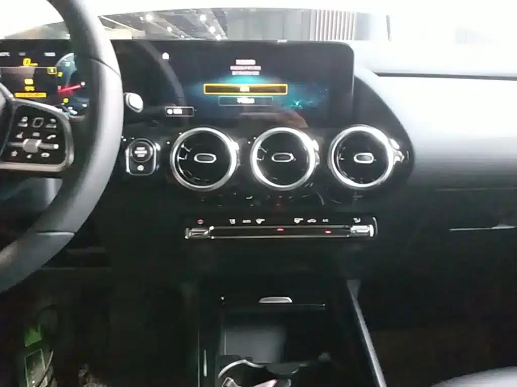 2020 Mercedes-Benz GLA 180 — миниатюра 13