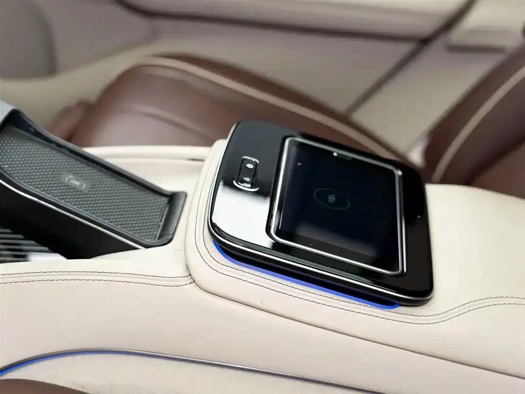 2024 Mercedes-Benz GLS 450 (US Spec) — миниатюра 12