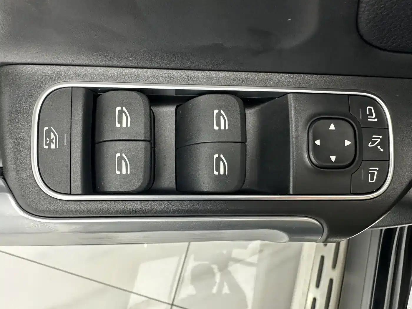 2021 Mercedes-Benz GLB 180 Fashion Edition — миниатюра 11