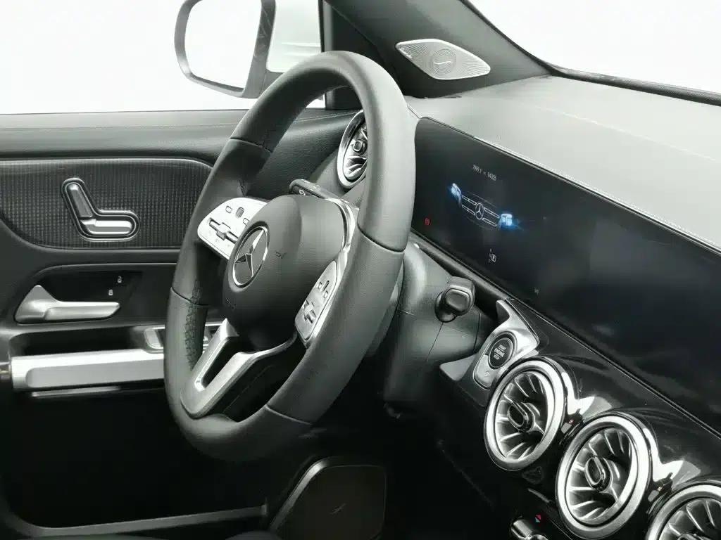 2021 Mercedes-Benz GLB 200 Dynamic — миниатюра 22