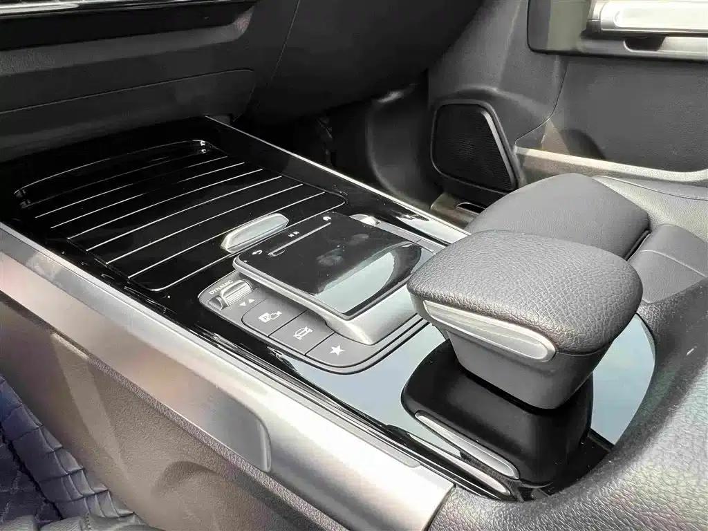 Mercedes-Benz GLB 2021 Fashion Edition — миниатюра 21