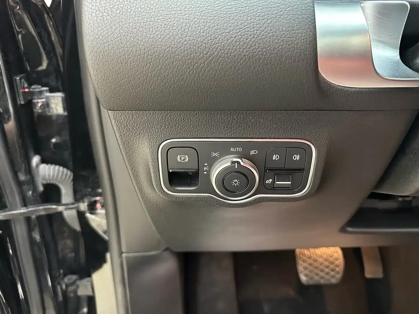 2022 Mercedes-Benz GLB 220 4MATIC — миниатюра 14