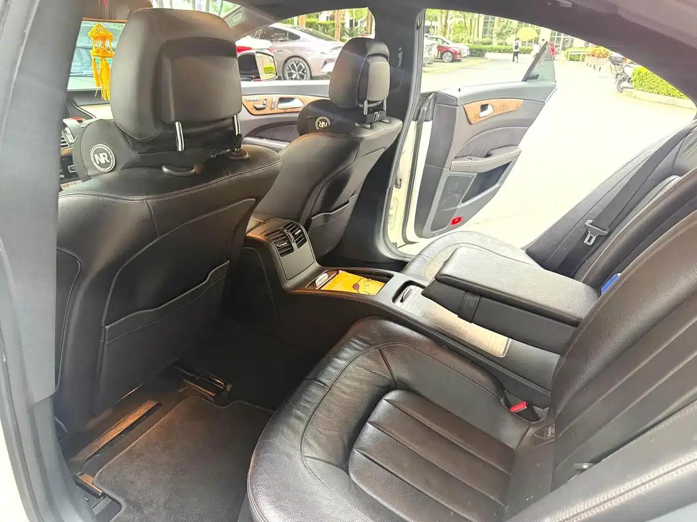 2012 Mercedes-Benz CLS 300 CGI — миниатюра 3