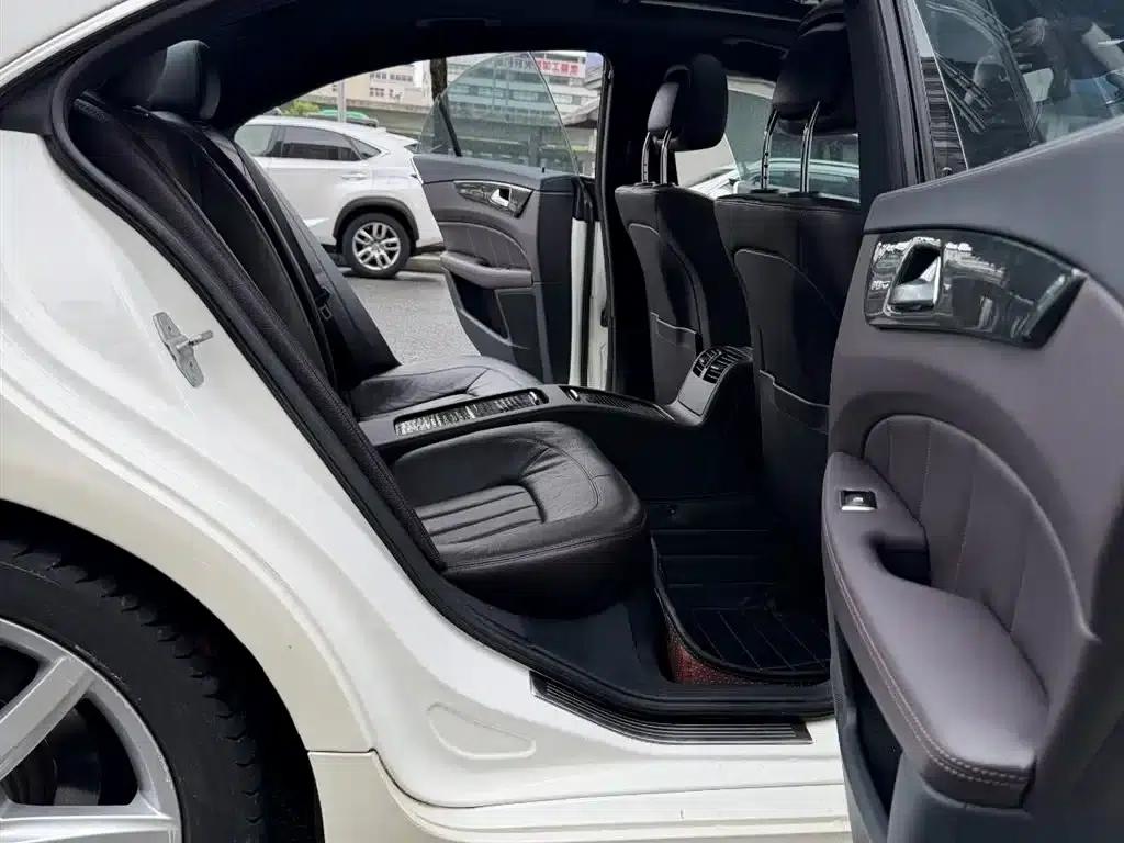 2012 Mercedes-Benz CLS 300 CGI — миниатюра 13