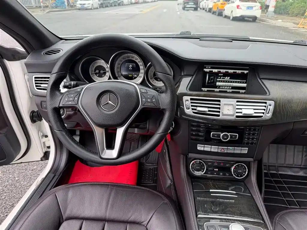 2012 Mercedes-Benz CLS 300 CGI — миниатюра 15