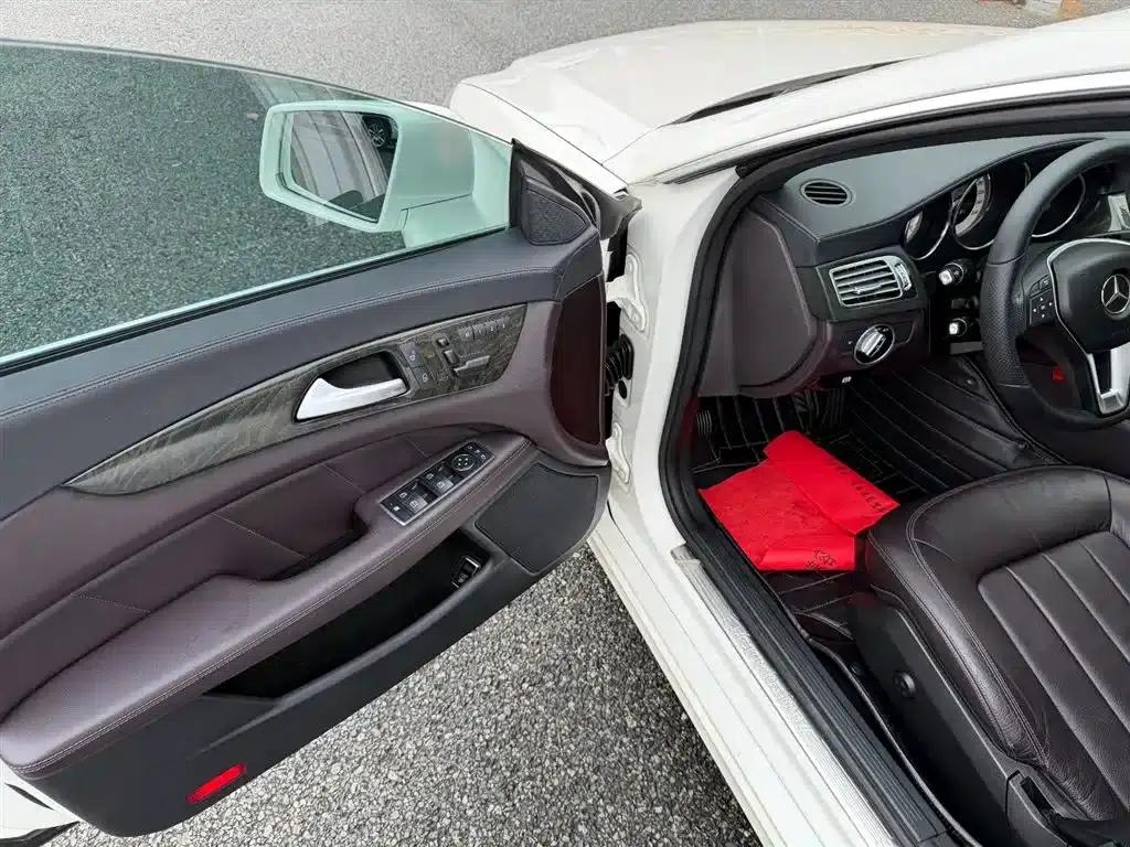 2012 Mercedes-Benz CLS 300 CGI — миниатюра 19
