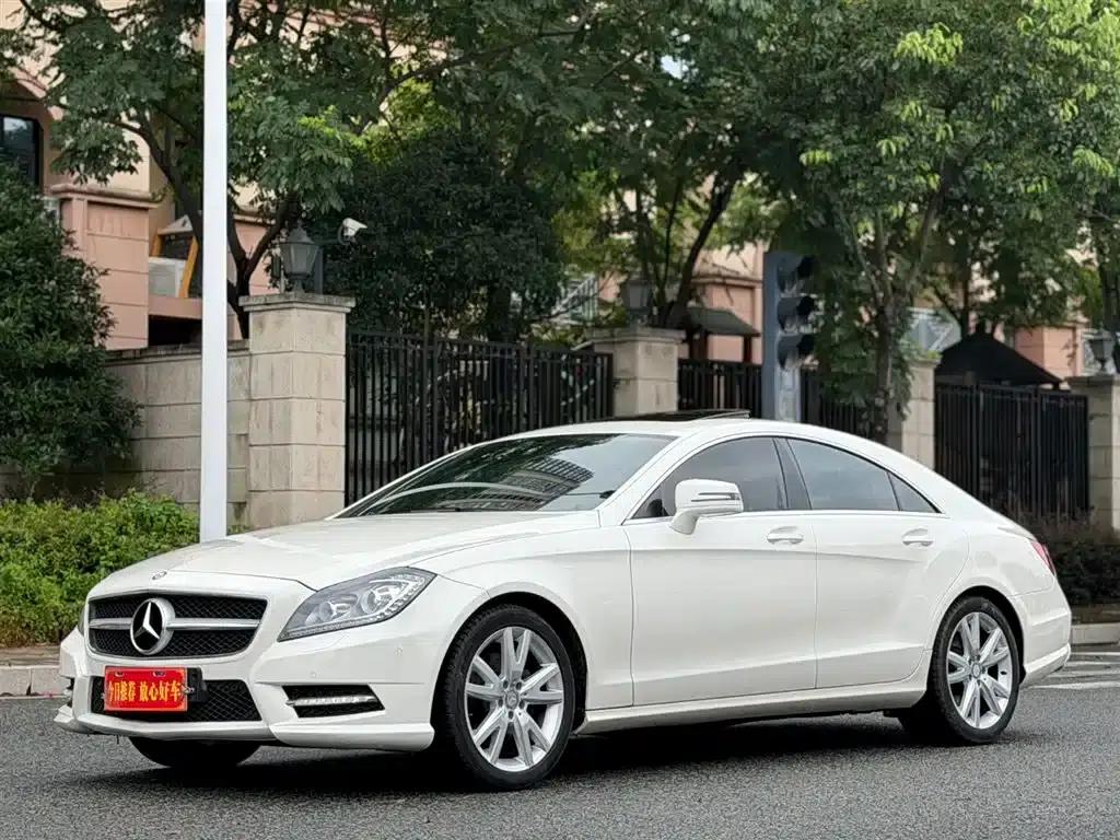 2012 Mercedes-Benz CLS 300 CGI — миниатюра 3