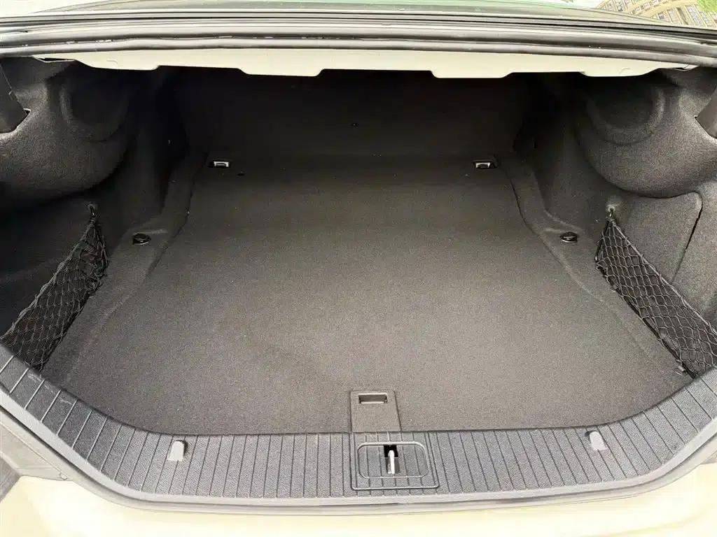 2012 Mercedes-Benz CLS 300 CGI — миниатюра 25