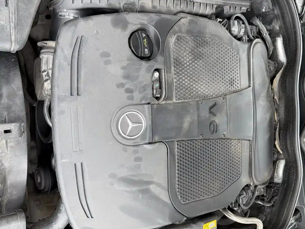 2012 Mercedes-Benz CLS 300 CGI — миниатюра 28