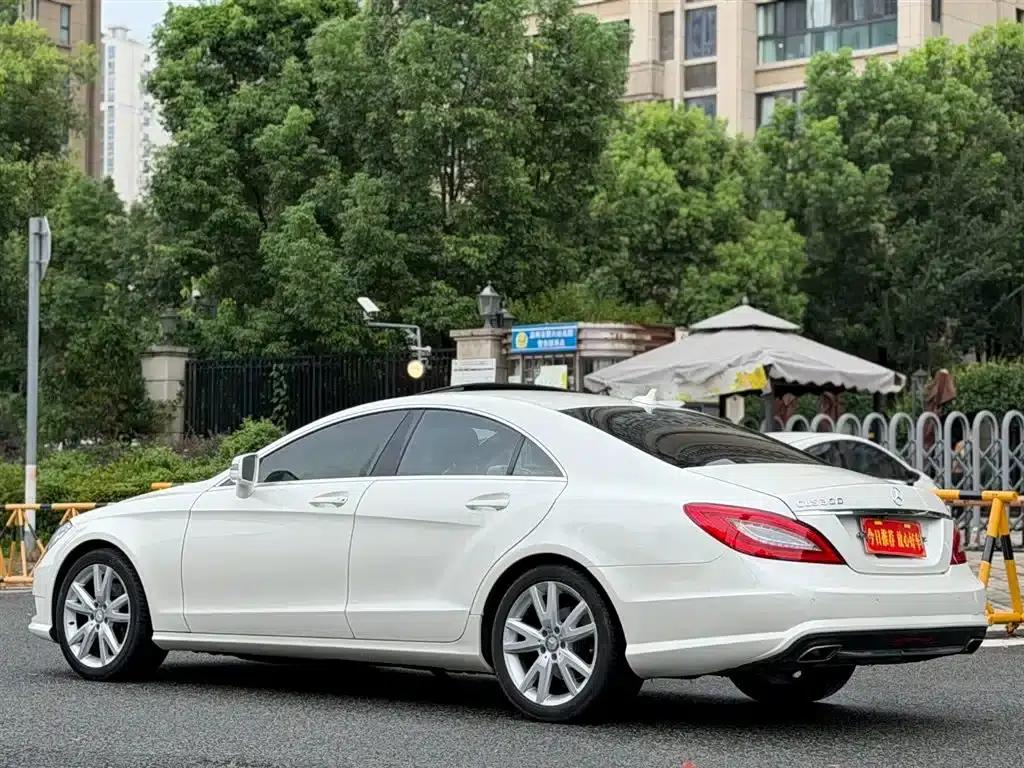 2012 Mercedes-Benz CLS 300 CGI — миниатюра 4