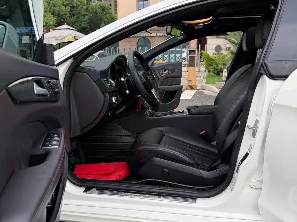 2012 Mercedes-Benz CLS 300 CGI — миниатюра 10