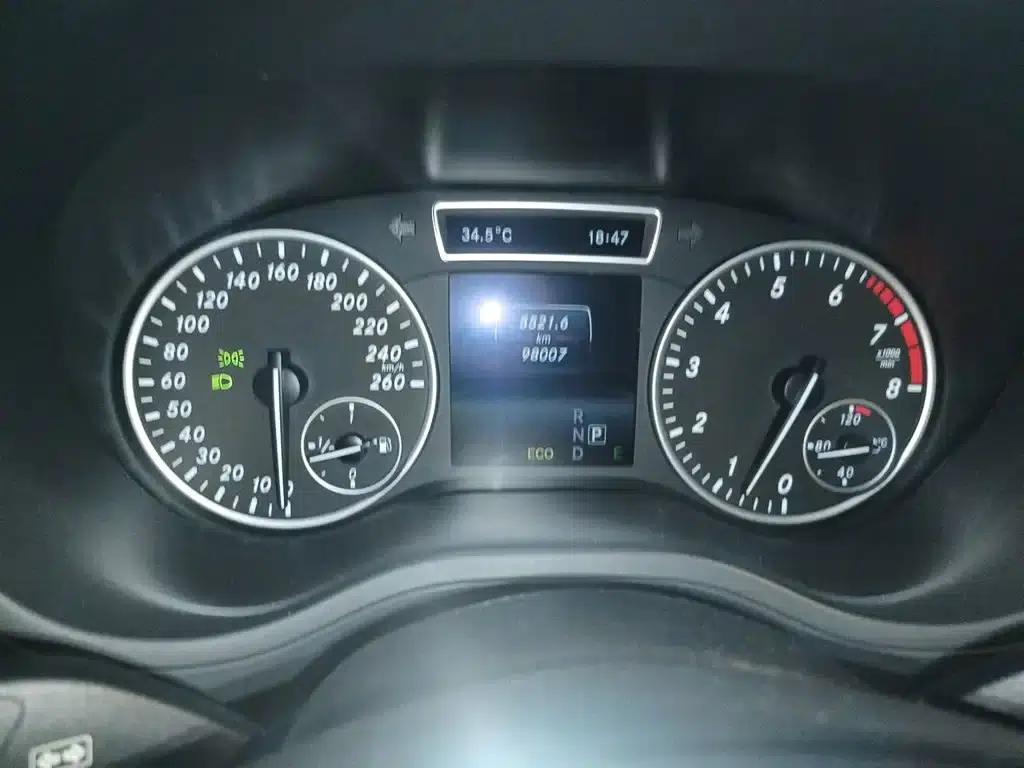 2012 Mercedes-Benz B-Class B 200 — миниатюра 8