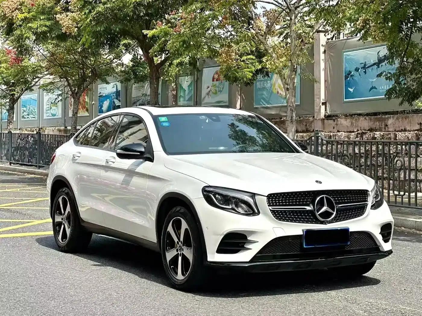 Mercedes-Benz GLC Coupe 2019 GLC 200 4MATIC Coupe SUV — миниатюра 3