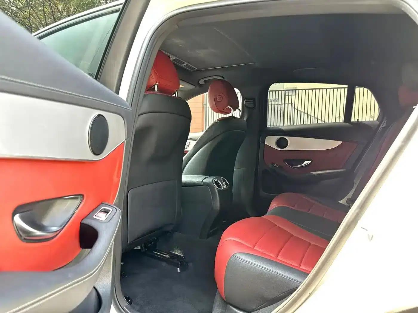 Mercedes-Benz GLC Coupe 2019 GLC 200 4MATIC Coupe SUV — миниатюра 5
