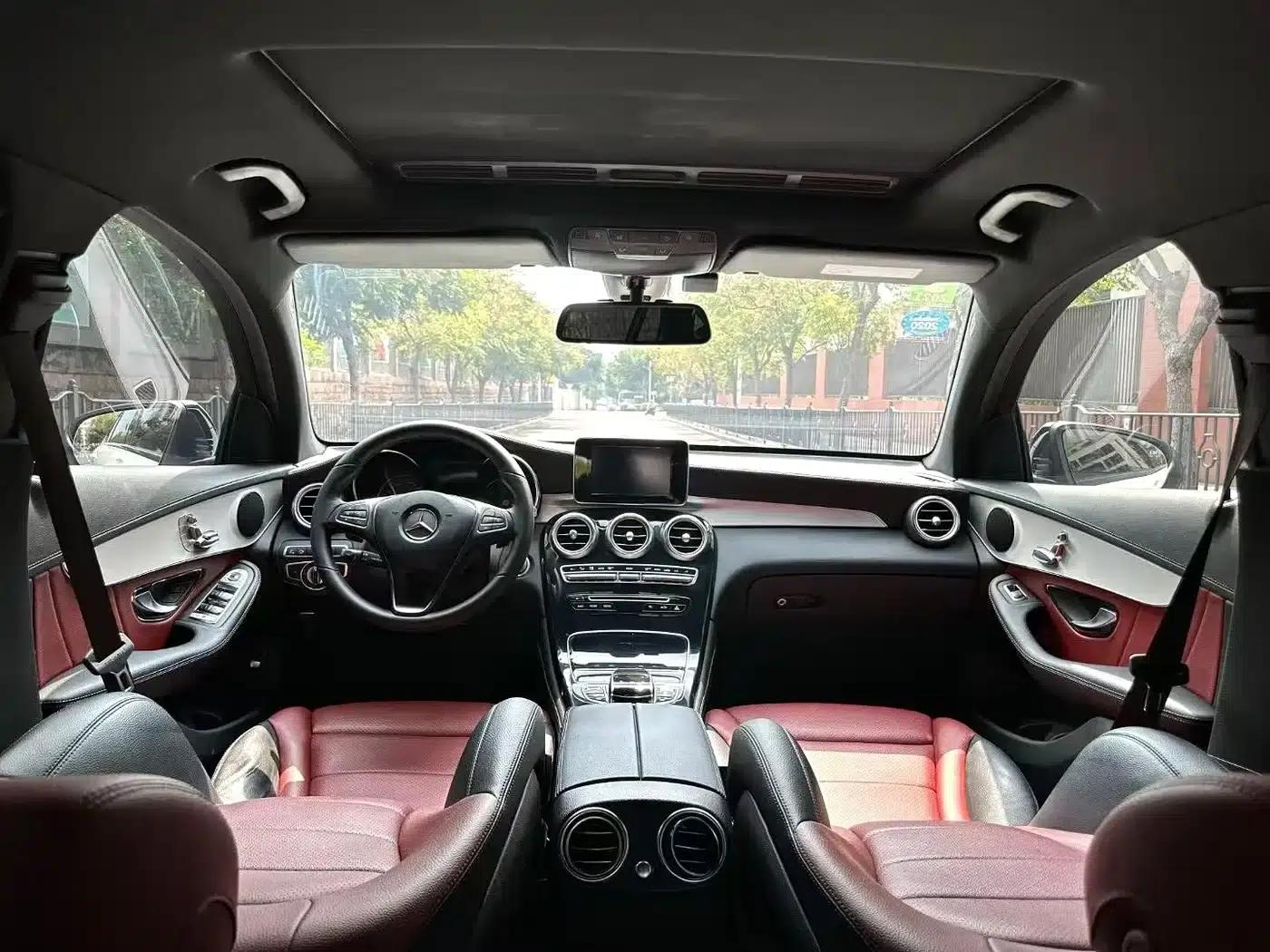 Mercedes-Benz GLC Coupe 2019 GLC 200 4MATIC Coupe SUV — миниатюра 6