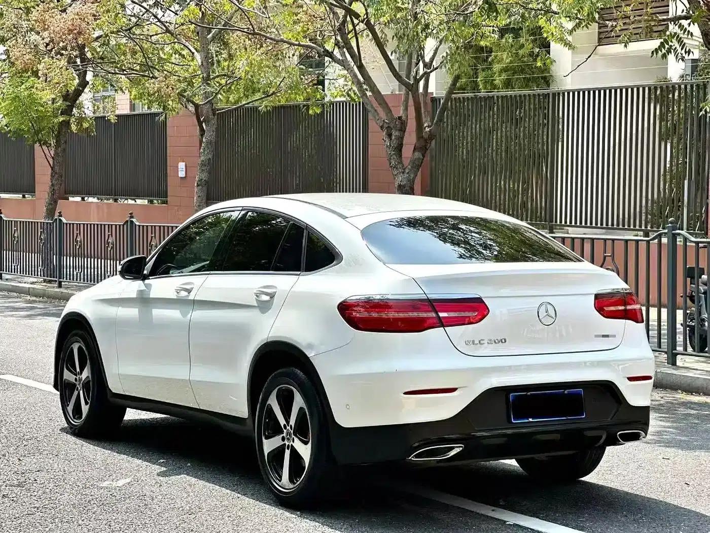 Mercedes-Benz GLC Coupe 2019 GLC 200 4MATIC Coupe SUV — миниатюра 7