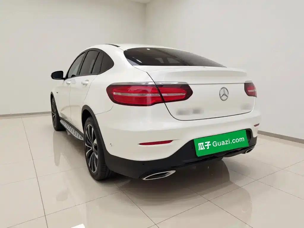 Mercedes-Benz GLC Coupe 2019 GLC 260 4MATIC Coupe SUV — миниатюра 4