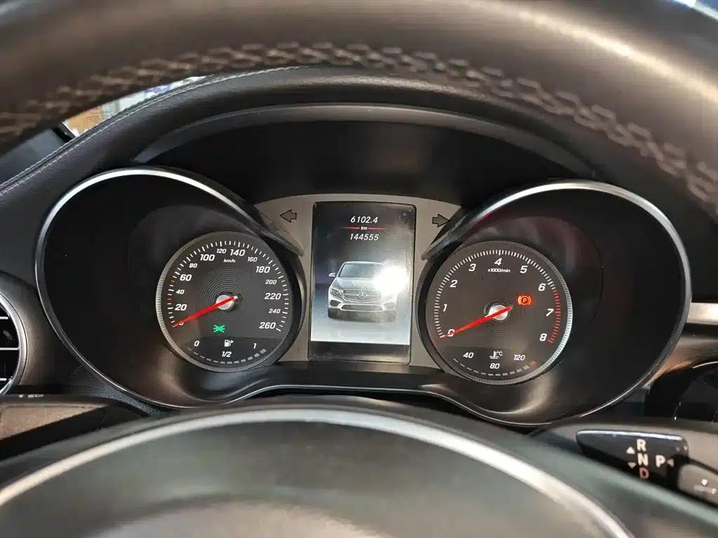 Mercedes-Benz GLC Coupe 2019 GLC 260 4MATIC Coupe SUV — миниатюра 11