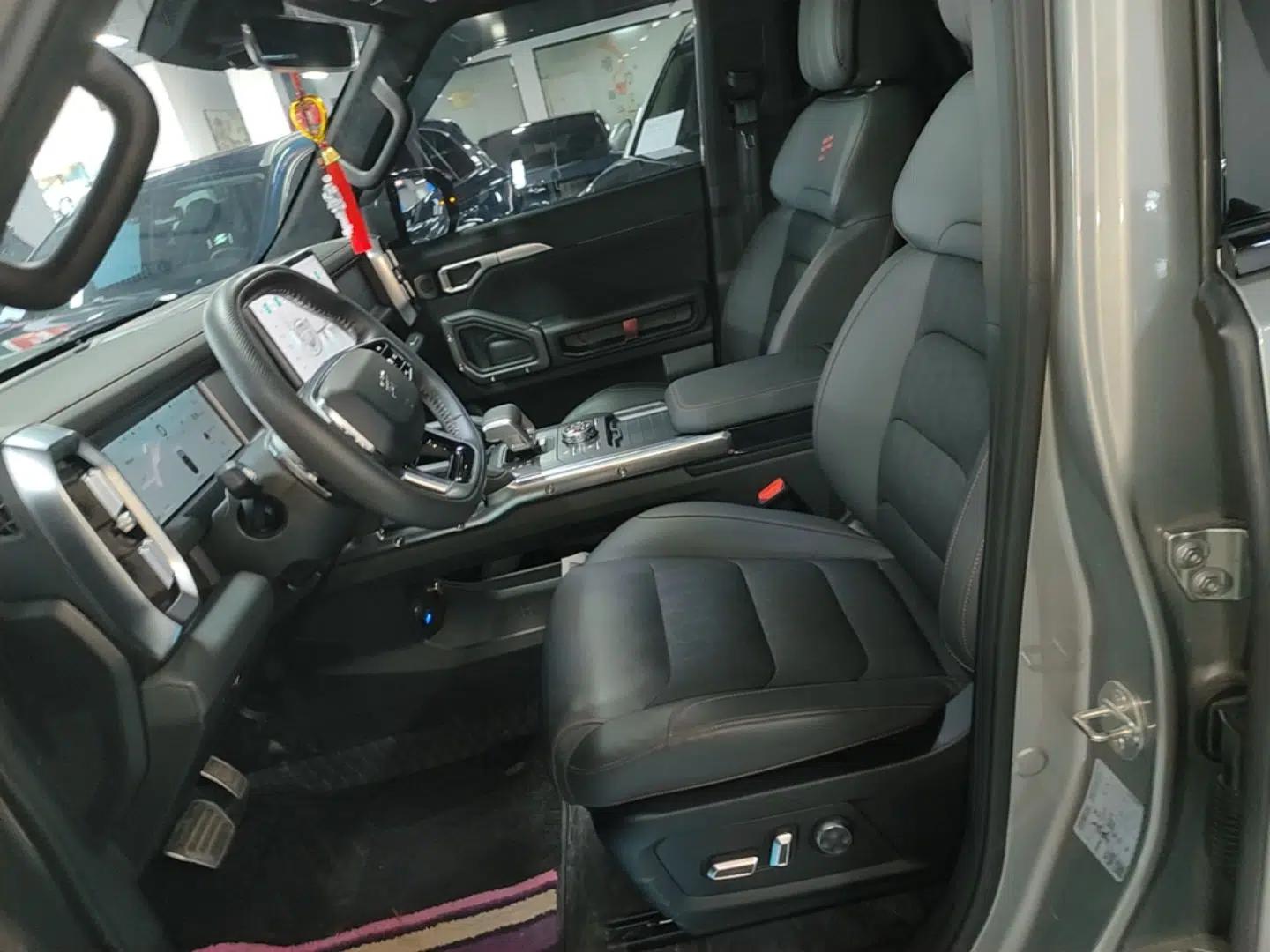 JETOUR Traveler 2024 2.0T All-Wheel-Drive Silver Dragon Wings — миниатюра 17