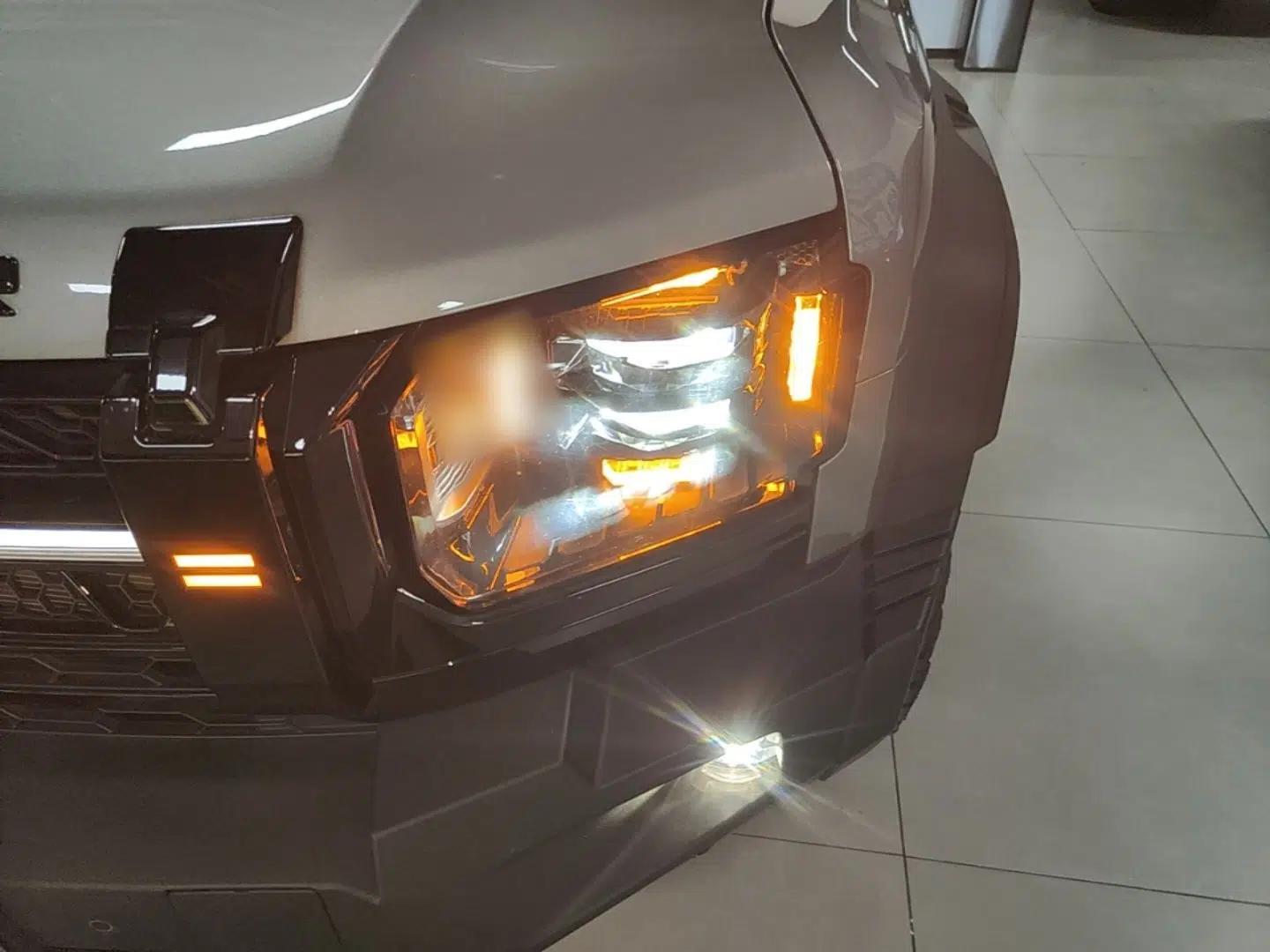 JETOUR Traveler 2024 2.0T All-Wheel-Drive Silver Dragon Wings — миниатюра 8