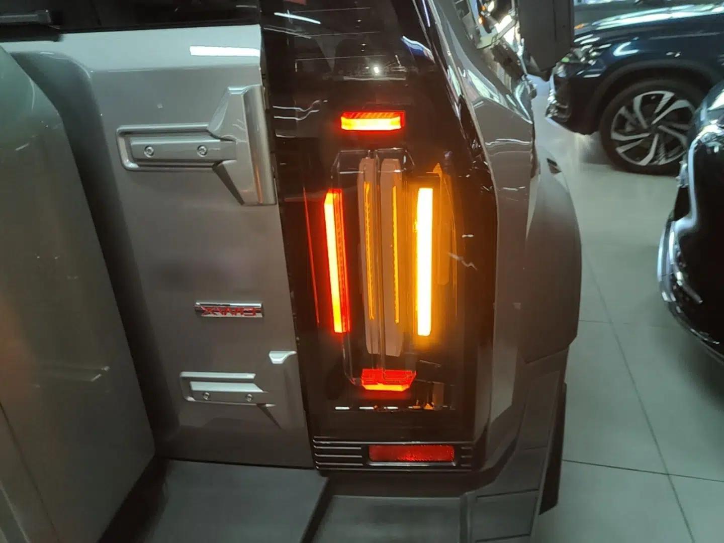JETOUR Traveler 2024 2.0T All-Wheel-Drive Silver Dragon Wings — миниатюра 9